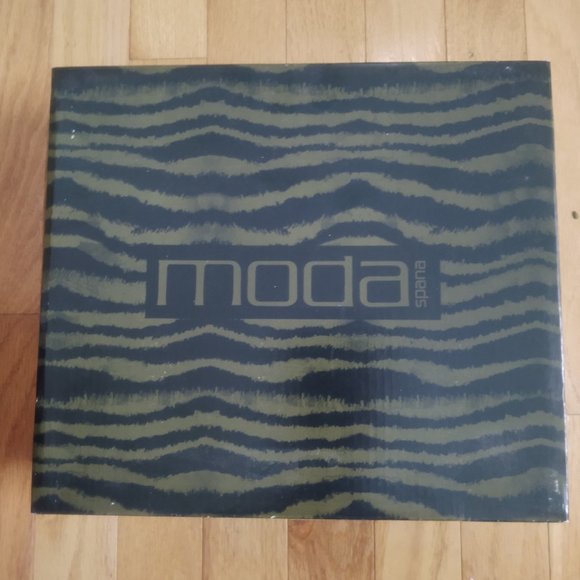 Moda Spana Patent Leather Platform Heels 8M NWOT - Picture 8 of 9